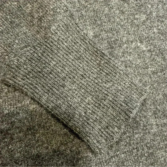 Halogen Women’s  100% CASHMERE VNeck Long Sleeve Sweater Dark Gray Size Small - Picture 8 of 8
